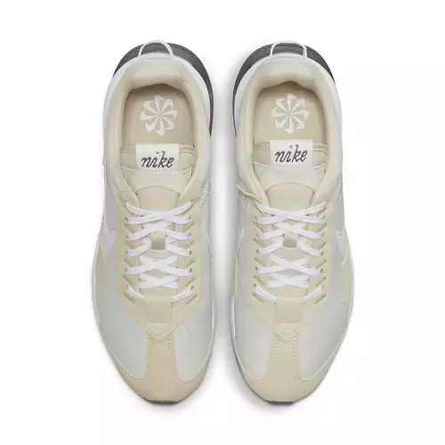 Women's Nike Air Max Pre-Day Shoes - Image 2